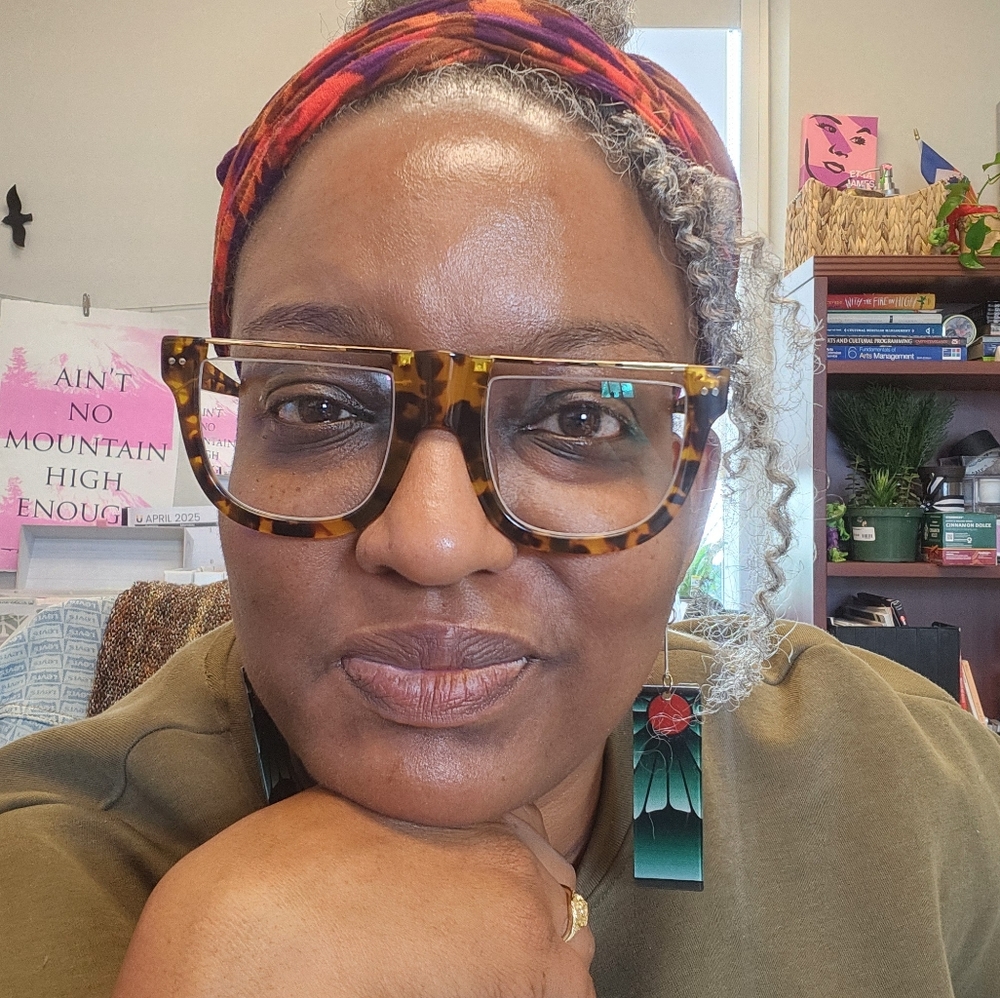 Meet your Posher, Adriane